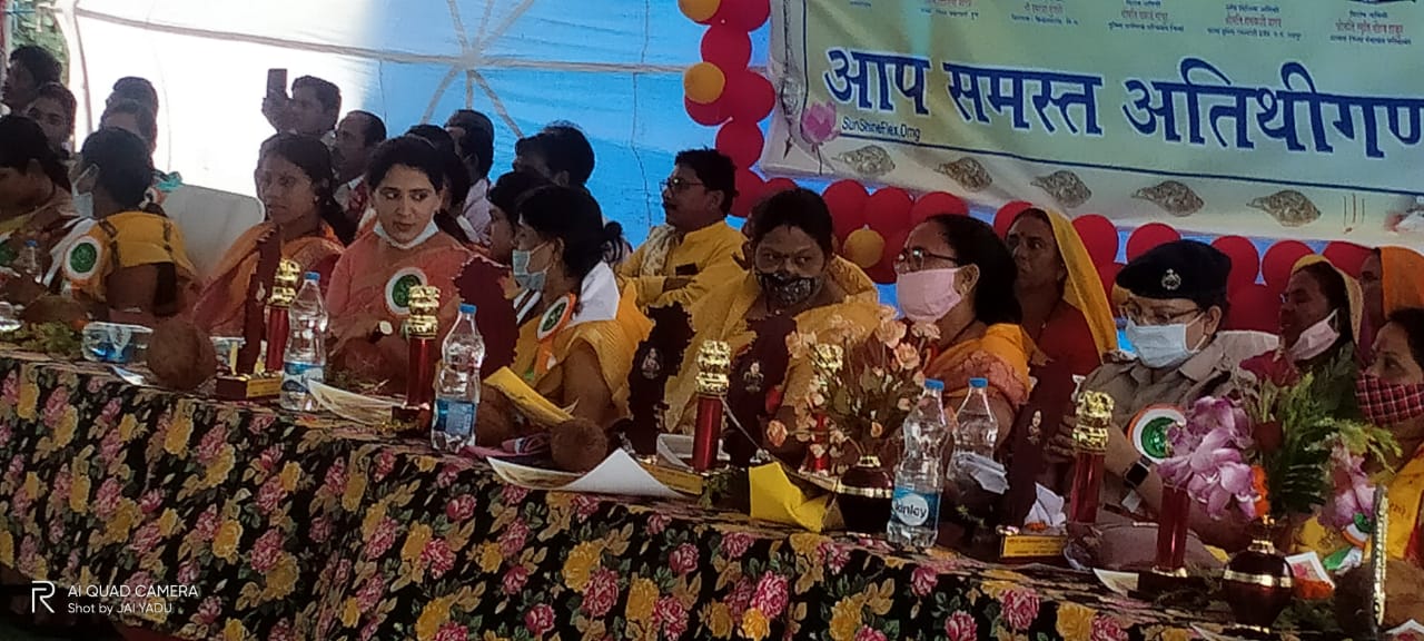 सर्व यादव समाज द्वारा विभिन्न क्षेत्रों में काम करने वाली मह... - CG Sandesh
