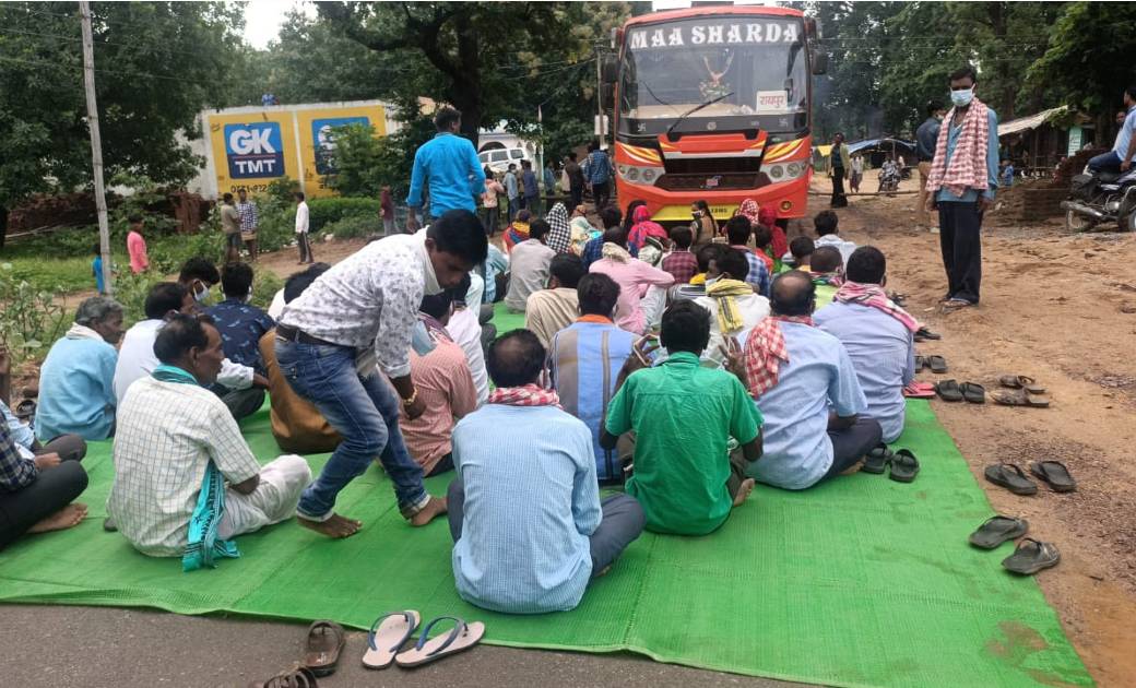 ब्रेकिंग न्यूज: कंडेकेला सरपंच सचिव पर कार्यवाही को लेकर ग्र... - CG Sandesh