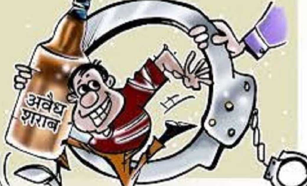 महासमुंद : 15 लीटर महुआ शराब व 63 पौवा देशी प्लेन शराब जप्त.