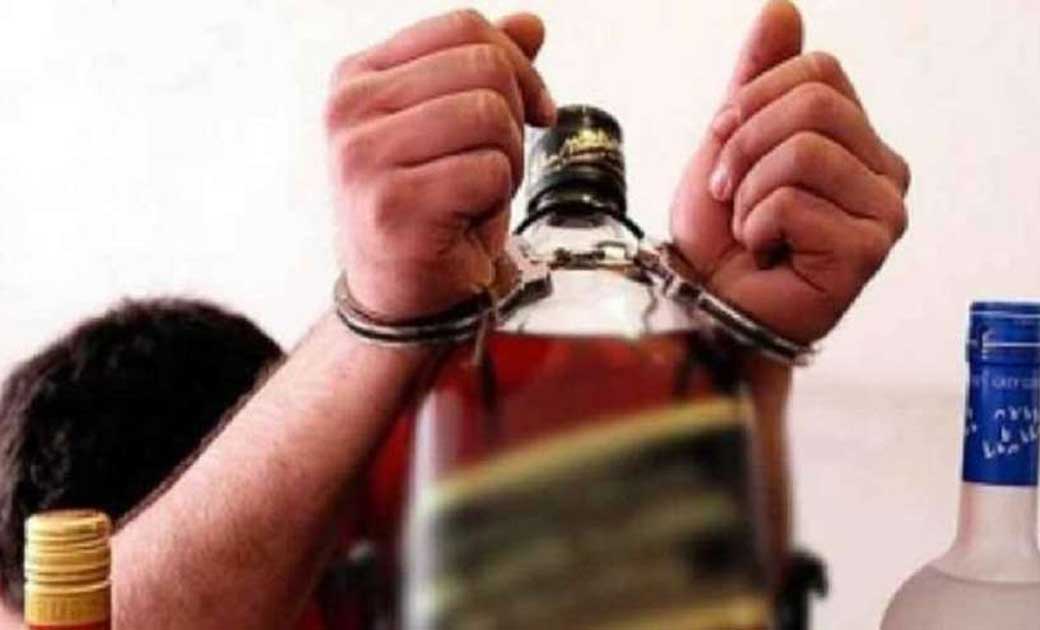 बागबाहरा : घुंचापाली से 08 लीटर महुआ शराब के साथ दो गिरफ्तार... - CG Sandesh