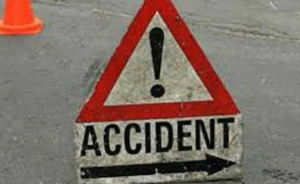 महासमुंद : तेज रफ्तार ट्रेलर वाहन ने बस को ठोकर मारी, मामला दर्ज.