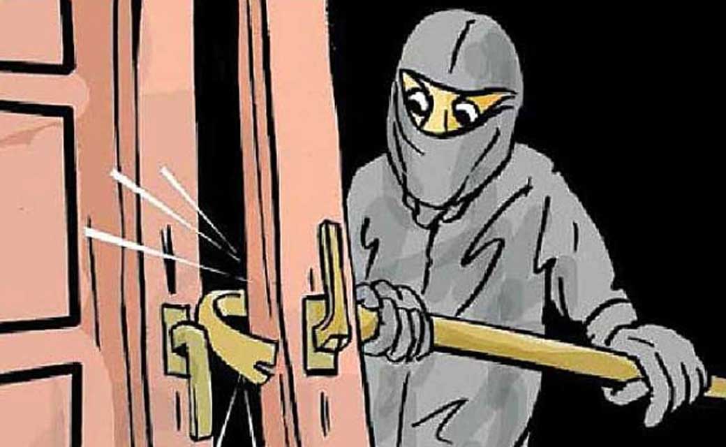 महासमुंद : अज्ञात चोर ने घर का दरवाजा तोडकर LED टीवी0 पार किया. 