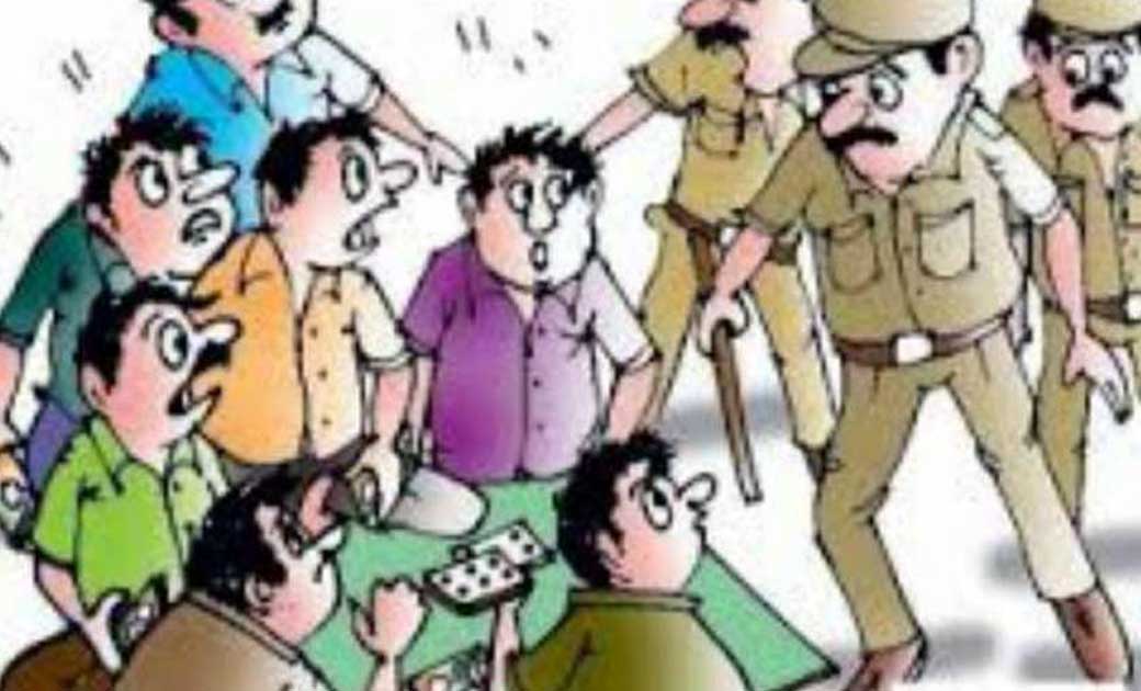 महासमुन्द : काट पत्ती नामक जुआ खेलते 08 जुआरी पकडाए.