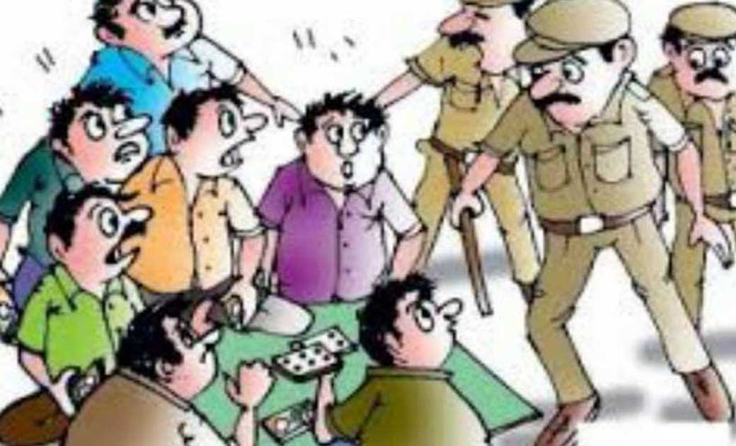 महासमुन्द : मोर्धा तिगड्डा के पास काट पत्ती नामक जुआ खेलते 09 जुआरी पकडाए.