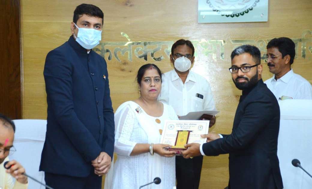 कोविड-19 महामारी के दौरान पढ़ई तुहंर दुआर के माध्यम से आनलाईन... - CG Sandesh