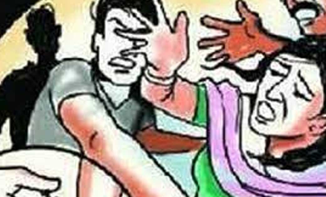 बागबाहरा : माँ बेटे के साथ हाथ मुक्के एवं लात से मारपीट, माम... - CG Sandesh