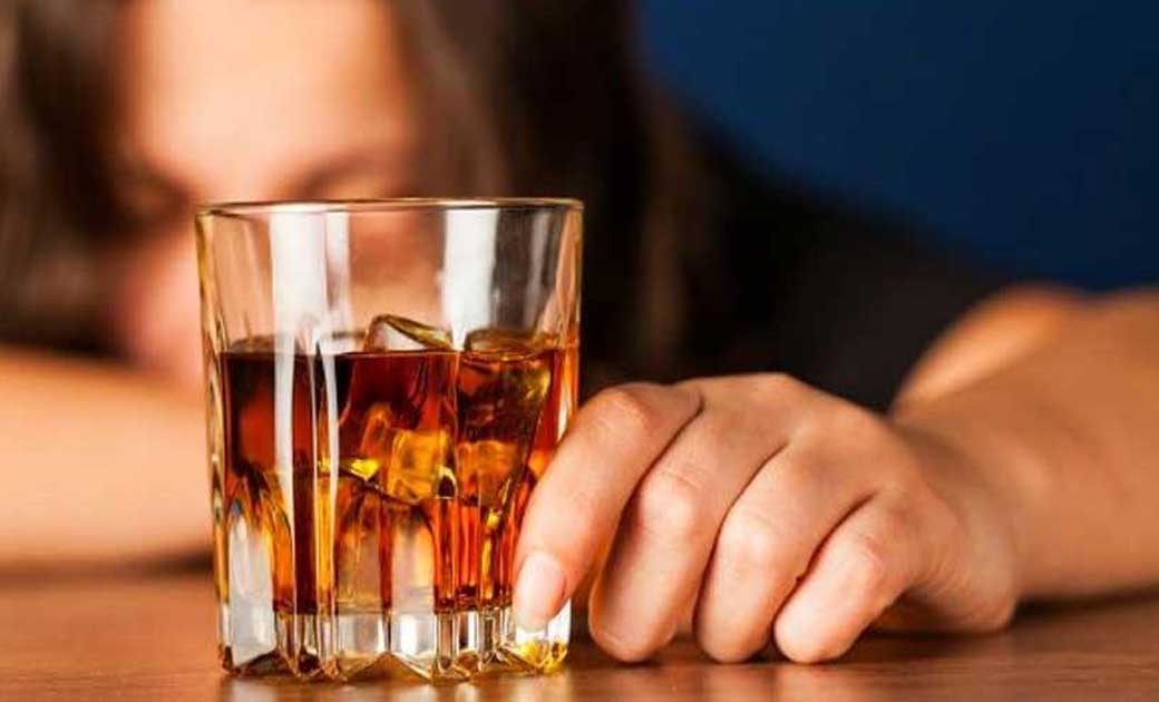 पटेवा : चखना ठेला में शराब पीने के लिये ग्राहको को सुविधा उपलब्ध कराने वाले पर कार्यवाही.