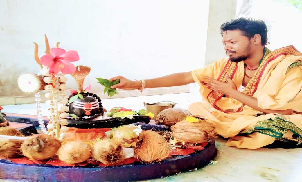 श्रावण मास के तृतीय सोमवार पर भक्तों ने की महादेव की पूजा भक... - CG Sandesh