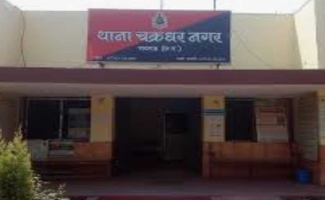 रायगढ़ :  सगे बेटे ने पिता के खाते से 37,64,436 रूपये दूसरे ख... - CG Sandesh