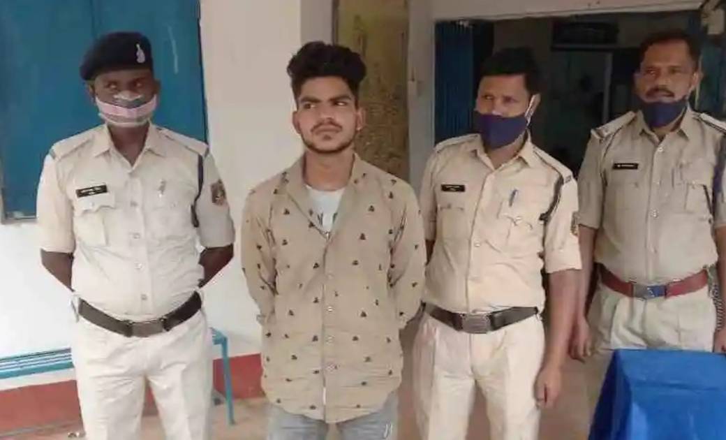 शादी का झांसा देकर नाबालिग लड़की को भगा ले जाकर दुष्कर्म करने वाले आरोपी को पुलिस ने लोकेशन ट्रेस कर किया गिरफ्तार 