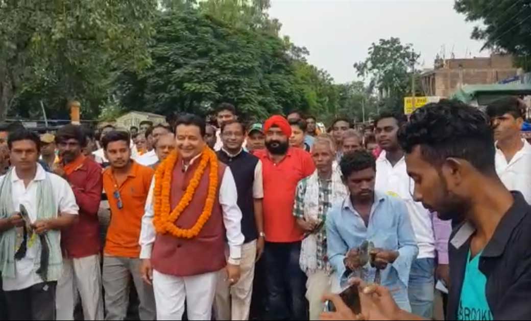 संपत के कार्यक्रम में जुट रही हजारों की भीड़, बीजेपी के लिए अ... - CG Sandesh