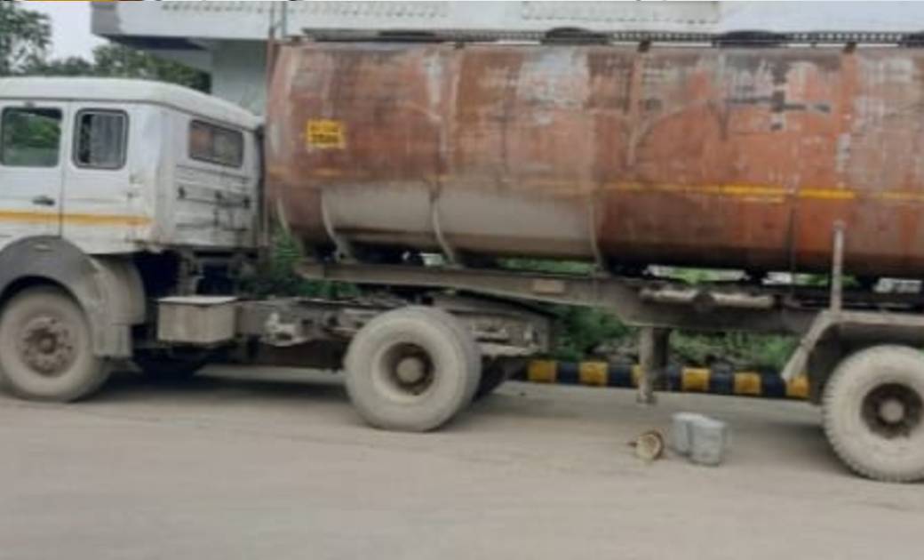 क्रेसरो में खपा रहे अनुमानित 22 लाख रुपए का अवैध बायो डीजल जप्त, खाद्य विभाग की कार्यवाही से क्षेत्र मचा हड़कंप...