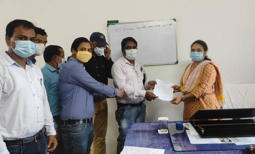 नायब तहसीलदार ममता ठाकुर के निलंबन किए जाने के विरोध स्वरूप ... - CG Sandesh