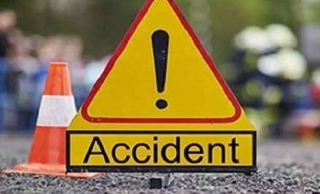 ट्रक की ठोकर से स्कार्पियो में बैठे 7 को आई चोट.