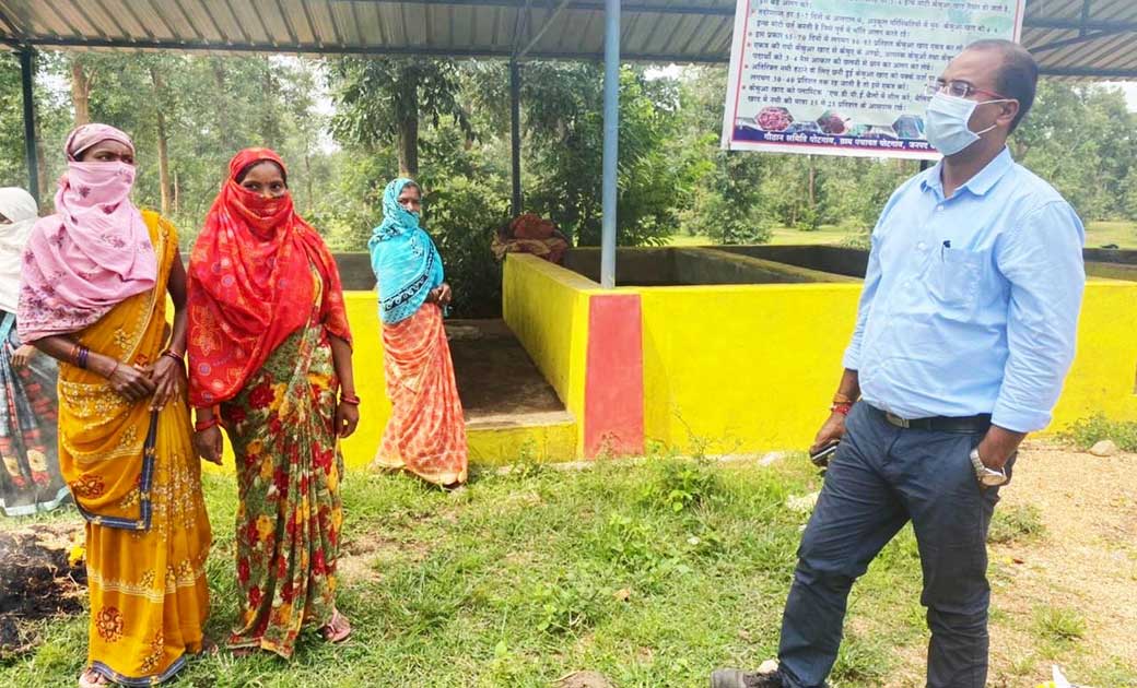 सीईओ ने किया गौठान व चारागाह का निरीक्षण, मल्टीविटी एक्टीविटी के रूप में विकसित करने के निर्देश
