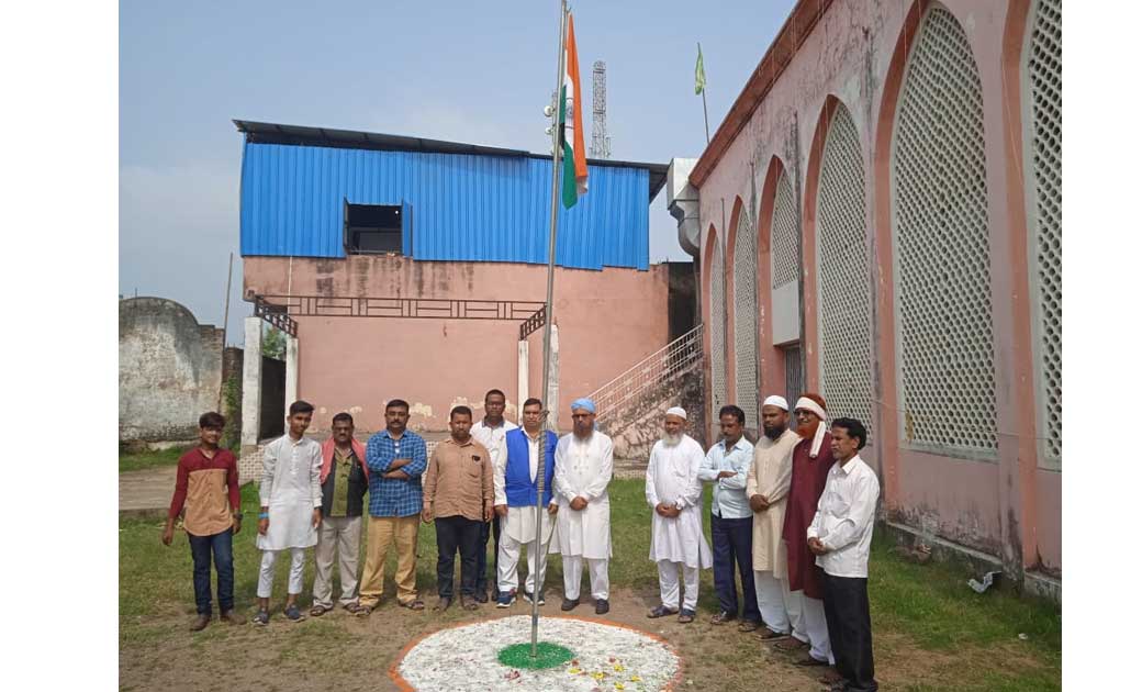 बसना : सामाजिक सौहार्द और भाईचारे का परिचय देते हुए मुश्लिम ... - CG Sandesh