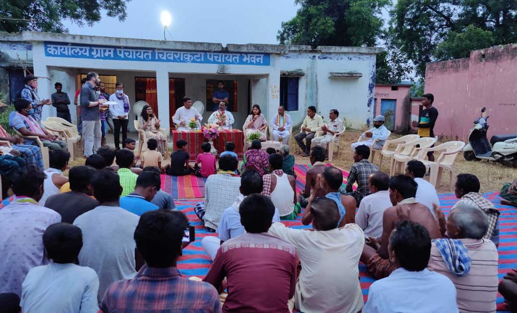 सरायपाली : विश्व आदिवासी दिवस के अवसर पर विधायक किस्मतलाल नं... - CG Sandesh