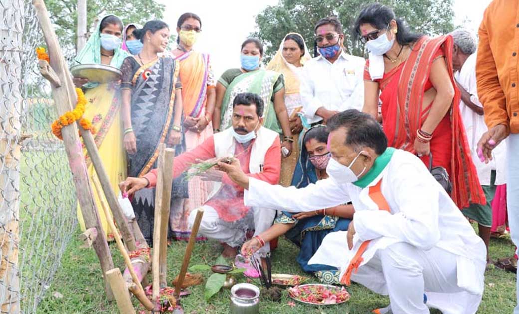 पारंपरिक ढंग से मनाया गया हरेली त्यौहार, हरेल पर्व में शामिल हुए संसदीय सचिव