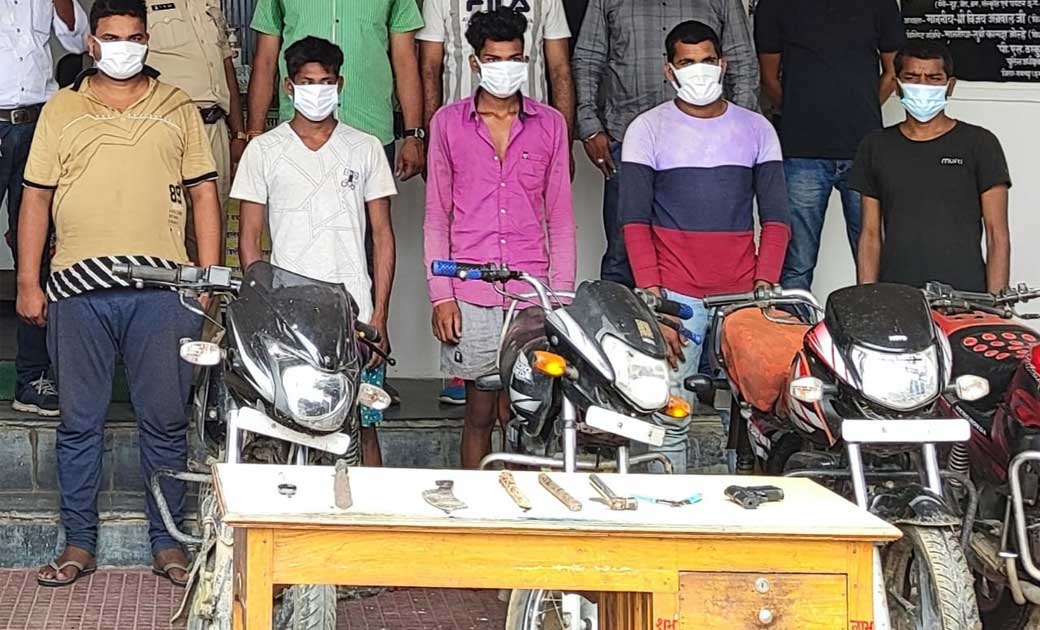 सारंगढ़ में डकैती की योजना बनाते फर्जी पत्रकार, नाबालिग बालक सहित 06 आरोपी आये गिरफ़्त में...अमित शुक्ला की बड़ी कार्यवाही...