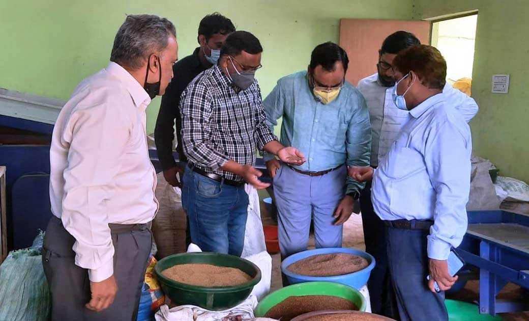 अन्तर्राष्ट्रीय चांवल अनुसंधान संस्थान के वैज्ञानिकों ने कृषि विज्ञान केन्द्र कांकेर का किया भ्रमण