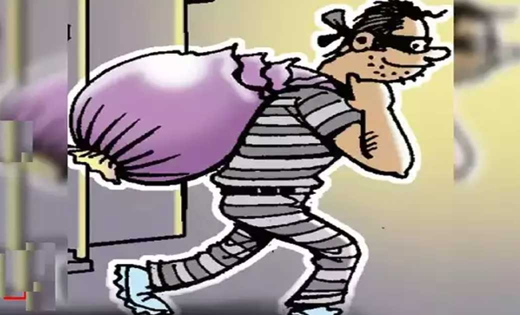 महासमुंद : टॉवर बैटरी सेल्टर एल.एम.पी. एम.ए.सी. स्टेपलाईजर 45000 रू की चोरी.