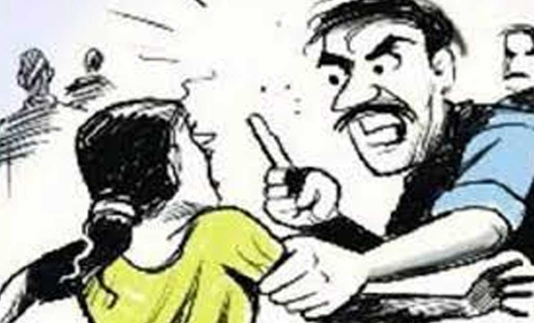 तेन्दूकोना : पति पत्नी से गाली गलोच कर जान से मारने की धमकी,... - CG Sandesh