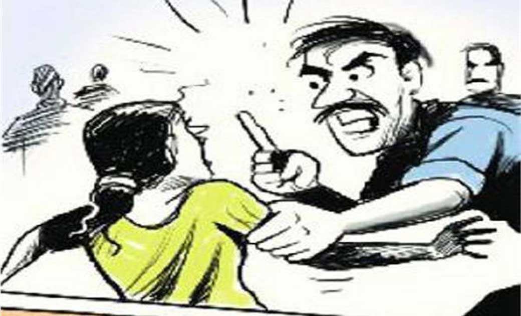 तुमगाँव : पत्नी के चरित्र पर संदेह कर गाली गलौज कर हाथ मुक्का से मारपीट.