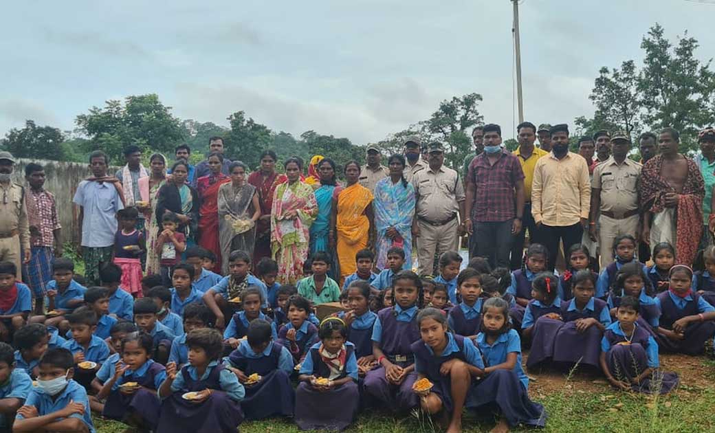 खड़का में वन महोत्सव कार्यक्रम हुआ सम्पन - CG Sandesh