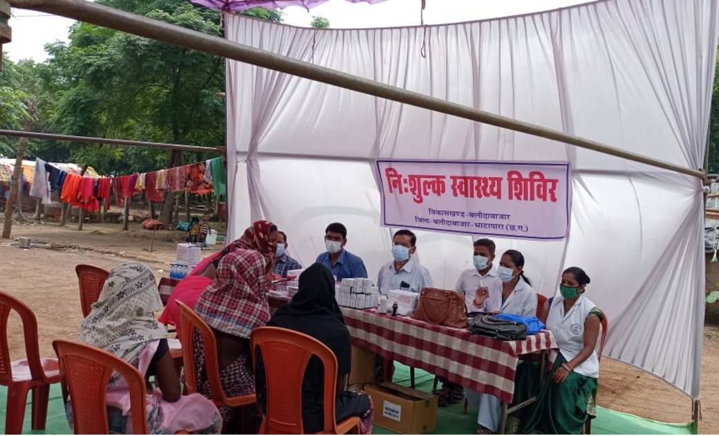 संवरा डेरा में स्वास्थ्य जांच करने पहुँची डॉक्टरों की टीम,60... - CG Sandesh