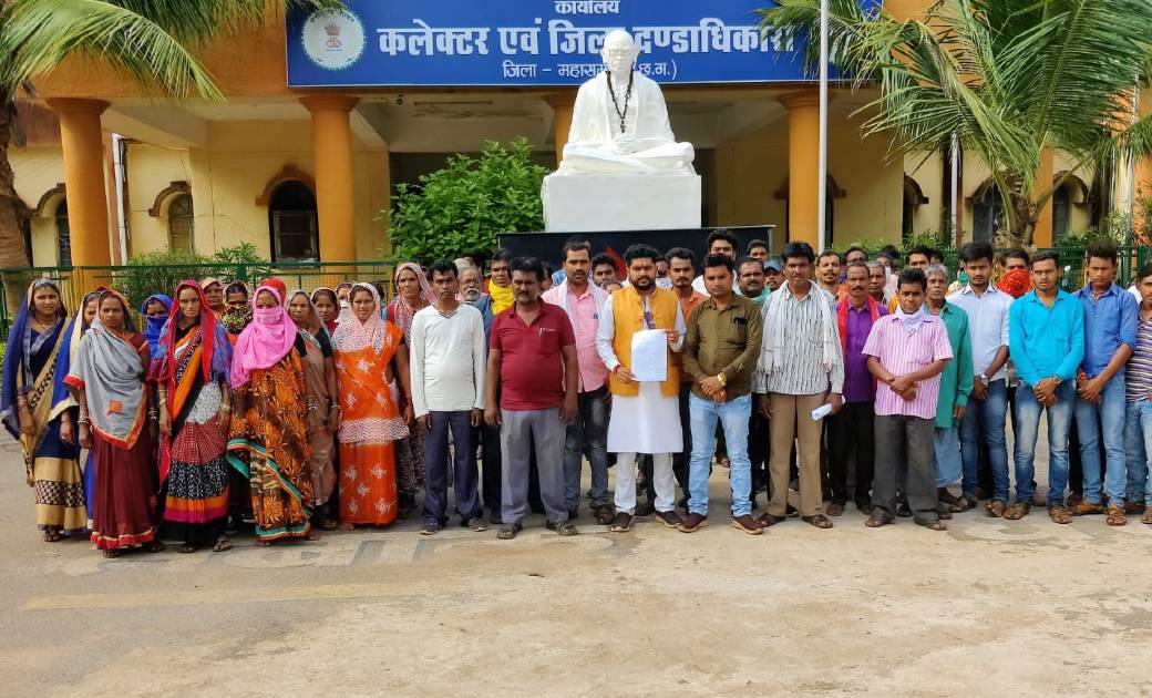 ग्राम अछोली सरपंच के द्वारा अवैध रूप से संचालित फर्शी खदान के विरुद्ध ग्रामीणों ने खोला मोर्चा