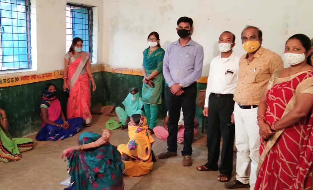 महापरीक्षा में नगरी विकासखंड के प्रौढ शिक्षार्थियों ने साक्ष... - CG Sandesh