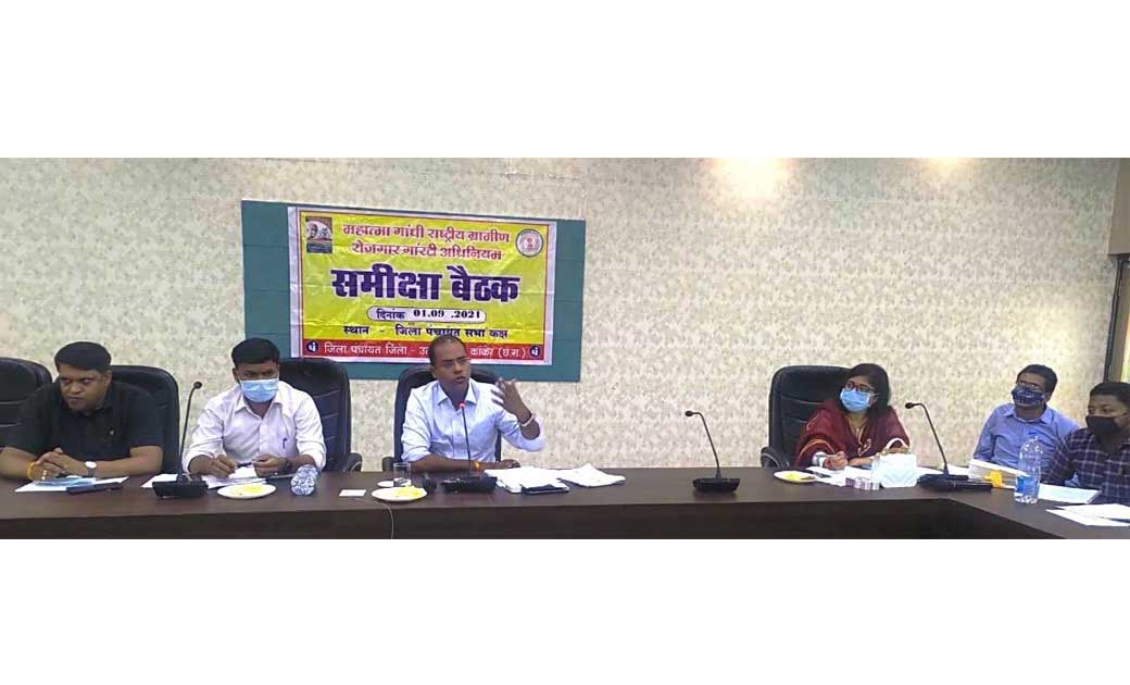 जल जीवन मिशन के अन्तर्गत स्कूल, अस्पताल व आंगनबाड़ी तथा ग्राम पंचायत भवनों में रनिंग वाटर के कार्यो को शीघ्र पूर्ण करायें - सीईओ