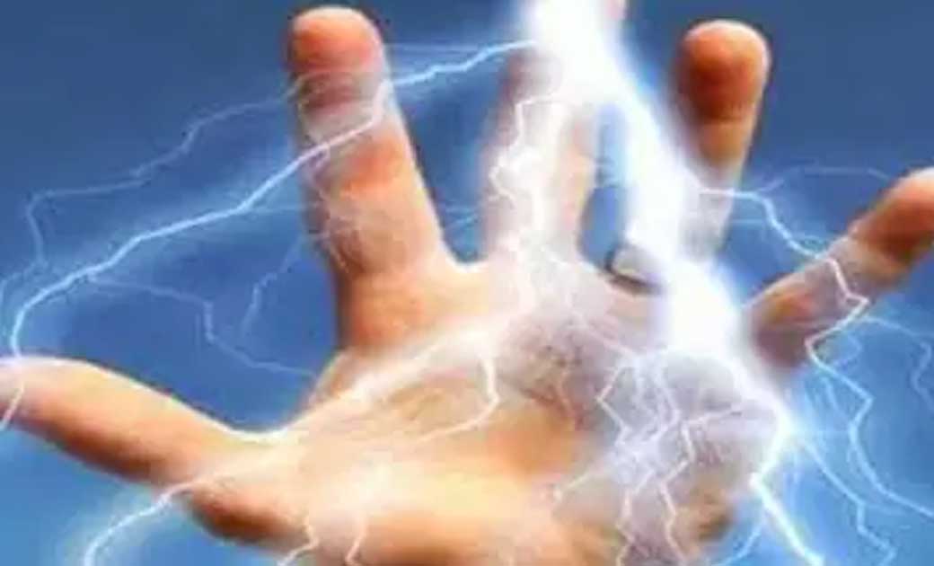 बसना : खेत में लगे बिजली खम्बे के संपर्क में आने से 7 वर्षीय... - CG Sandesh