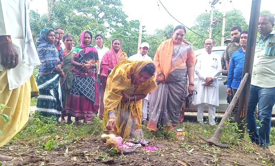 बागबाहरा क्षेत्र के बोकरामुडा खुर्द में नल जल योजना के तहत ह... - CG Sandesh