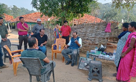 CG News : फूड पॉइजनिंग के बाद घर पर समय गंवाया, एक ही परिवार... - CG Sandesh