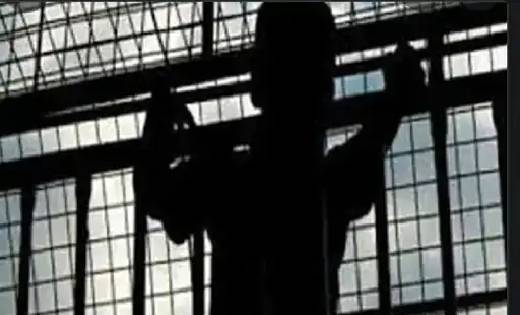 देर रात खिड़की तोड़ भाग निकले, बाल सुधार गृह के 4 बच्चे, तलाश ... - CG Sandesh