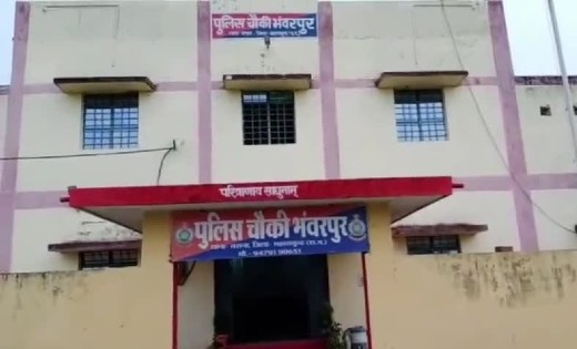 बसना : स्कूल के सामने अंडा ठेला लगाकर पिला रहा था शराब, आरोप... - CG Sandesh