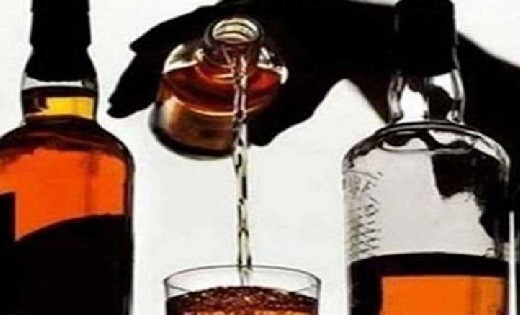 सांकरा : लोगो को अवैध शराब पिलाने की सुविधा उपलब्ध कराते 03 ... - CG Sandesh