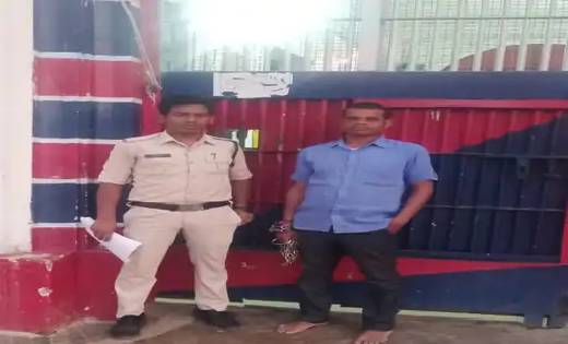   एक पिता ने अपने 4 साल के बेटे को गर्म प्रेस से दाग, इस वजह... - CG Sandesh