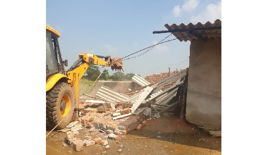 सरायपाली : राजस्व एवं पंचायत विभाग की टीम ने गौठान से हटाया ... - CG Sandesh