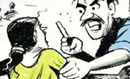 कोमाखान : मायके आई महिला के साथ मकान बनाने को लेकर हुई मारपी... - CG Sandesh