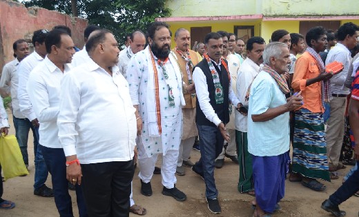 बसना : 'आभार भंवरपुर' कार्यक्रम में कृतज्ञता ज्ञापित करने पह... - CG Sandesh