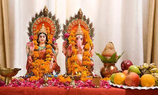 दिवाली पर घर और ऑफिस में इस तरह के करें लक्ष्मी पूजन, सालभर ... - CG Sandesh