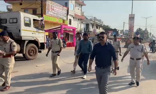 ढाबा संचालक ने पुलिस को दी धमकी, गिरफ्तार कर शहर में निकाला ... - CG Sandesh