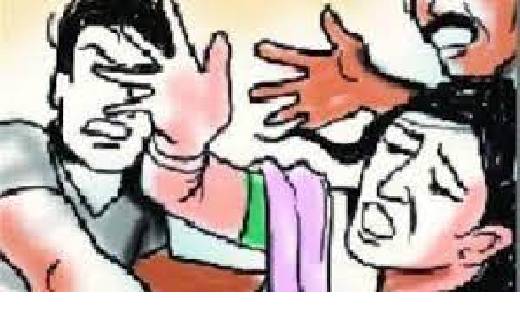 बच्चा चोरी के शक में विक्षिप्त महिला की जमकर पिटाई, पुलिस ने... - CG Sandesh