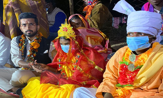 विष्णु महायज्ञ में पहुंचे विजय आदित्य सिंह जूदेव, सामूहिक विवाह के 31 जोड़ो को दिया आशीर्वाद..