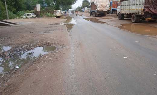 बसना : बरसात के बाद सामने आई विकास की तस्वीरें, लोगों ने लिय... - CG Sandesh