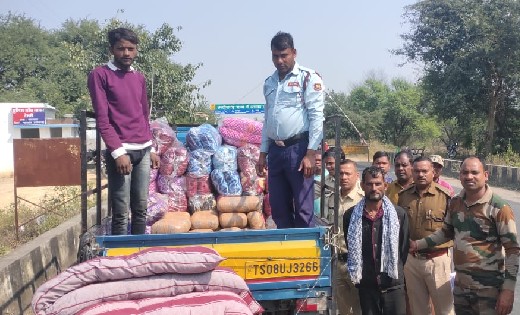 कोमाखान : टाटा इंट्रा वाहन में अवैध मादक पदार्थ गांजा की तस्... - CG Sandesh