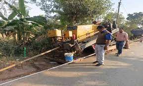 बिना अनुमति केबल बिछाने सड़क किनारे कर रहे थे खुदाई, अफसरों ... - CG Sandesh