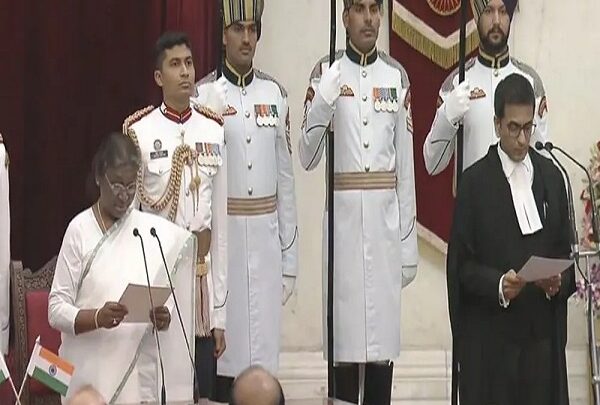 BREAKING :  देश के 50वें प्रधान न्यायाधीश बने जस्टिस डीवाई च... - CG Sandesh